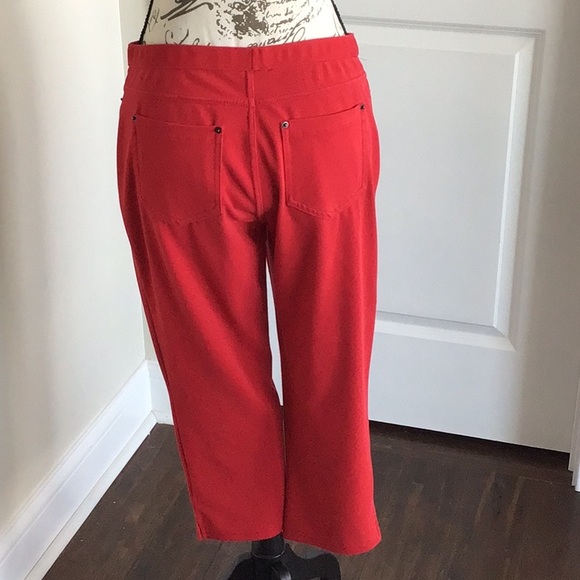 Simply Vera red capri stretch jean pants with back pockets Sz M - Picture 6 of 6